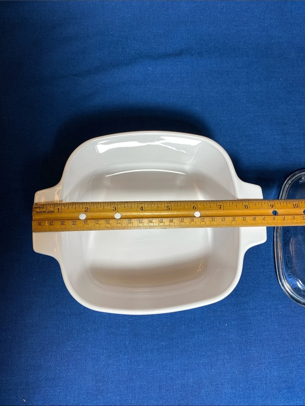 Corningware Vintage 1.5 liter Casserole A-1.5L in Abundance pattern with lid